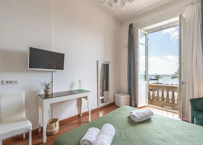 Blanco לינה וארוחת בוקר קליארי